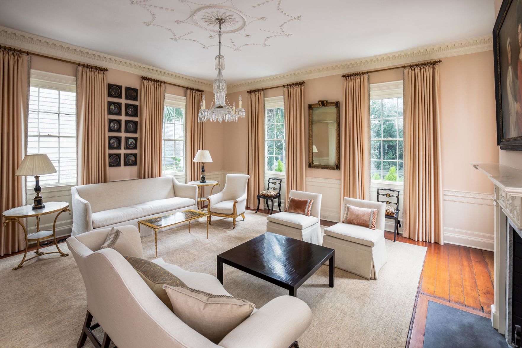 10 King Street Living Room